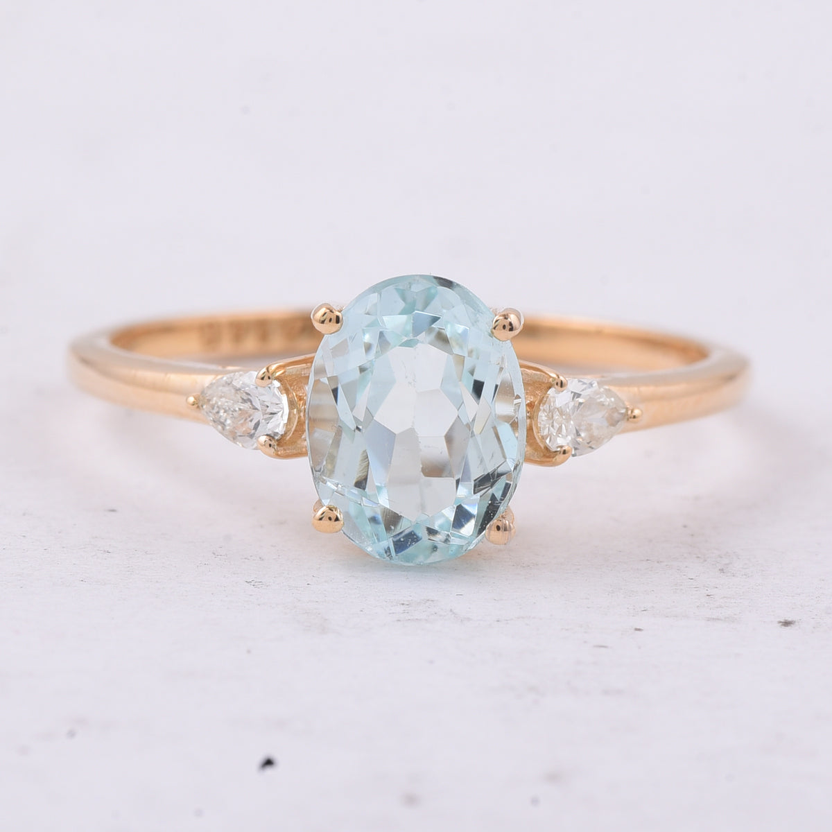 1.52 Ct Oval Natural Aquamarine 14K Gold Ring