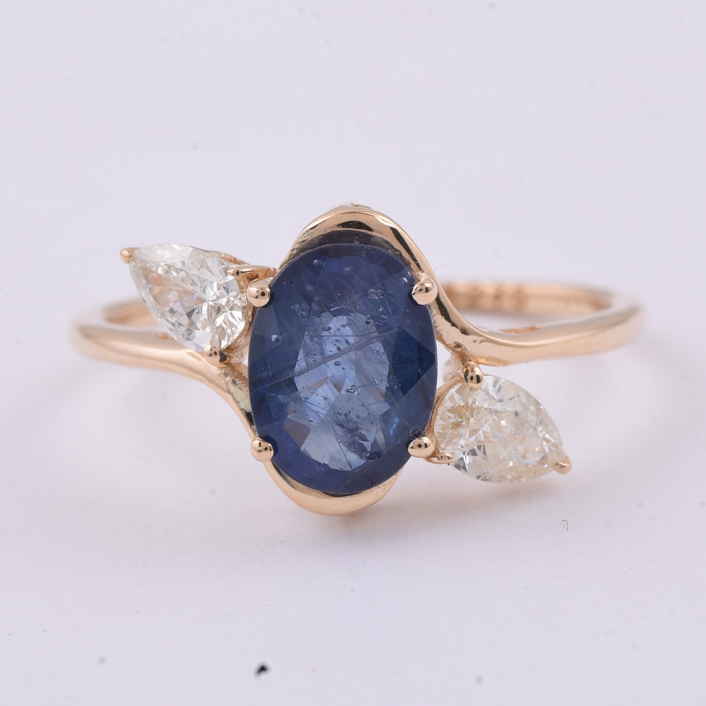 2.26 Ct Oval Natural Sapphire 14K Gold Ring