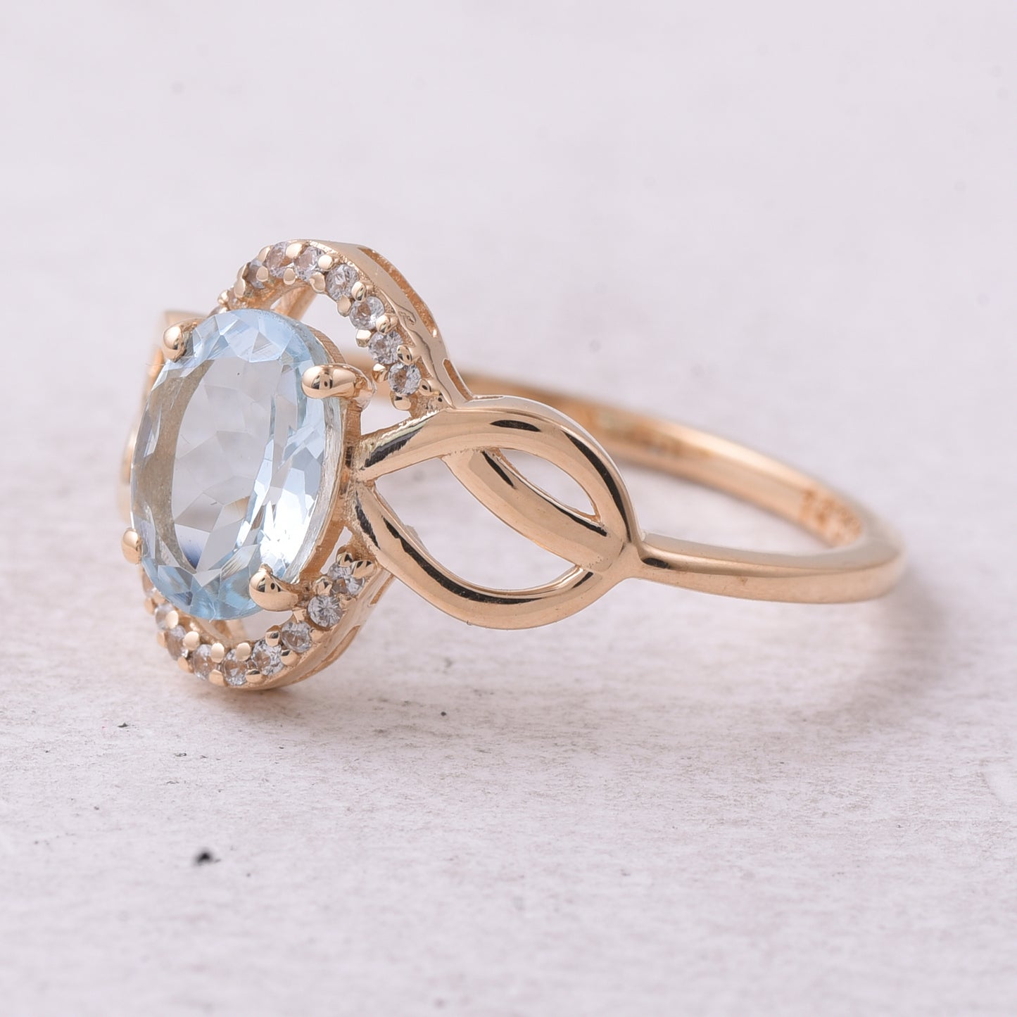 1.16 Ct Oval Natural Aquamarine 14K Gold Ring
