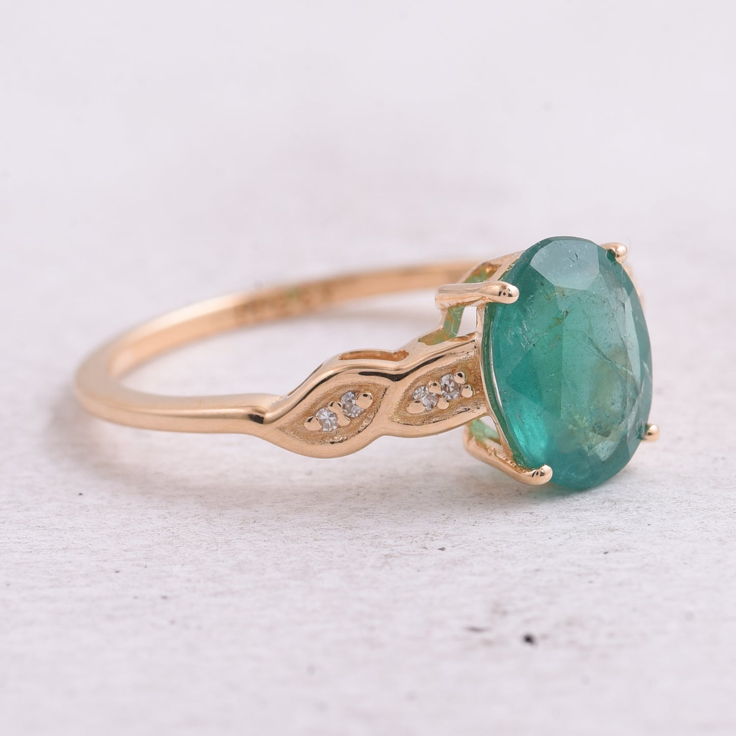 1.57 Ct Oval Natural Emerald 14K Gold Ring
