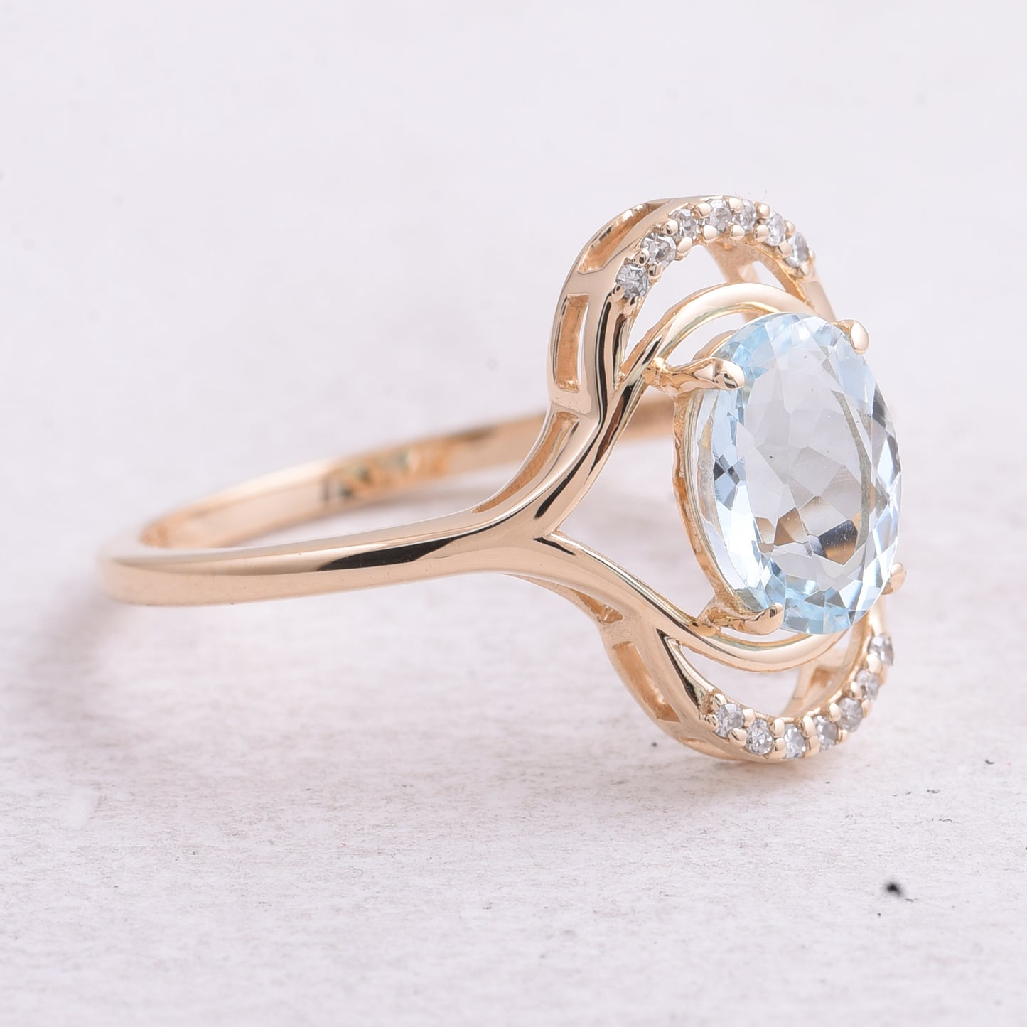 1.15 Ct Oval Mixed Cut Natural Aquamarine 14K Gold Ring