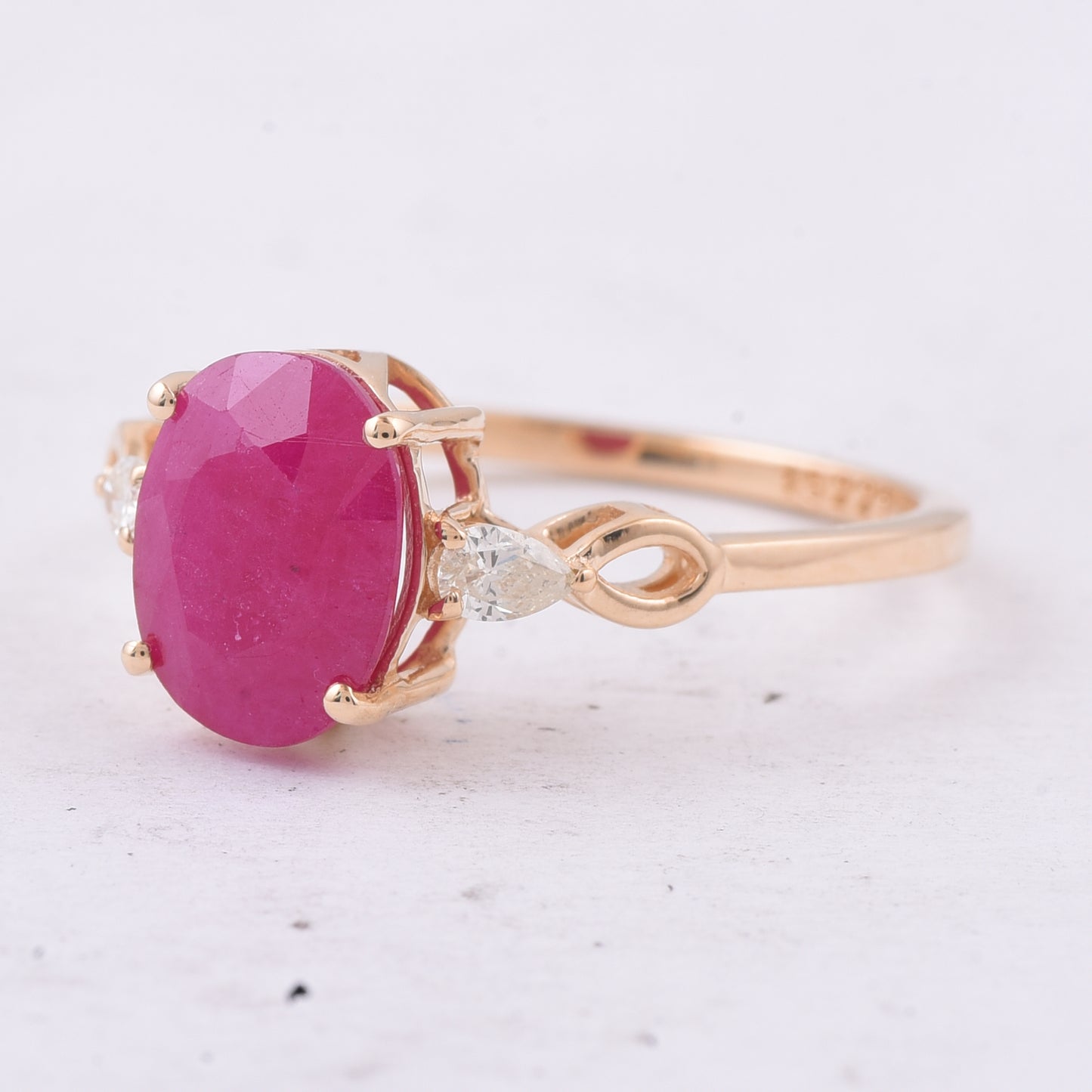 2.82 Ct Oval Natural Ruby 14K Gold Ring