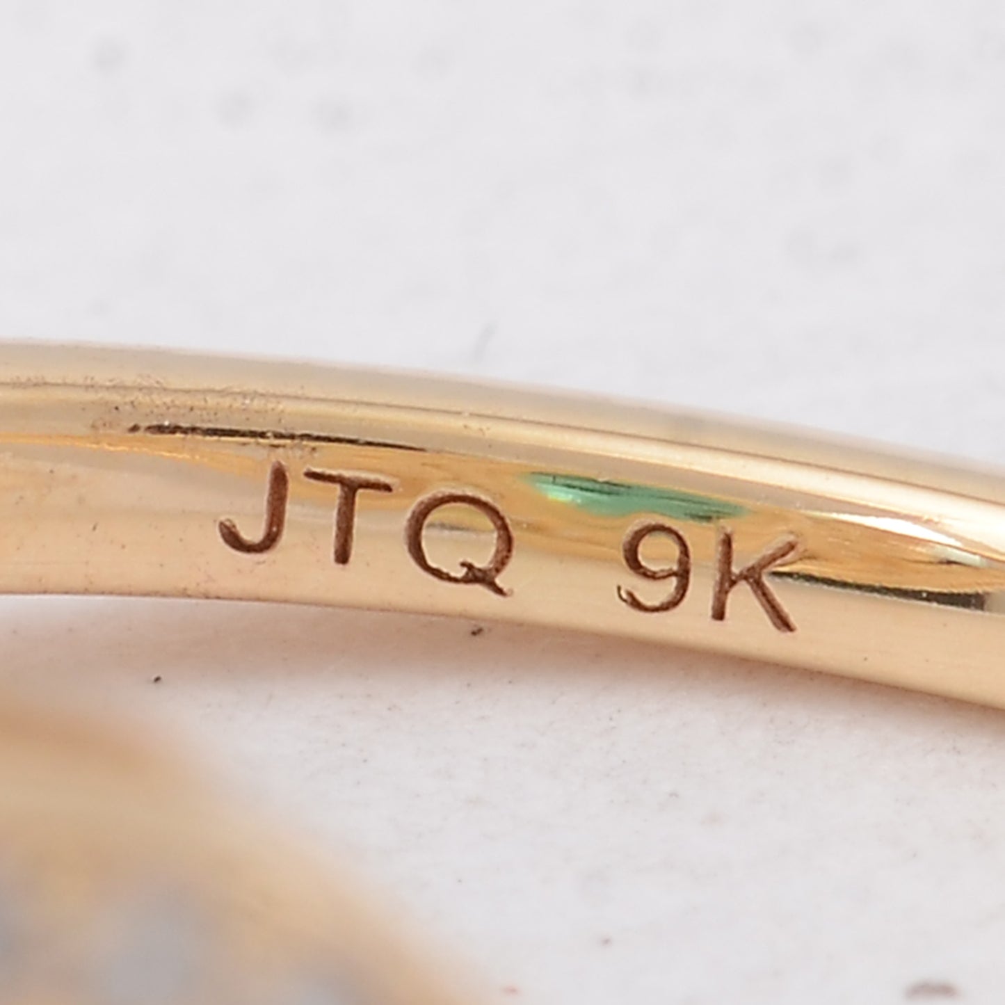 2.02 Ct Oval Emerald 9K Gold Ring