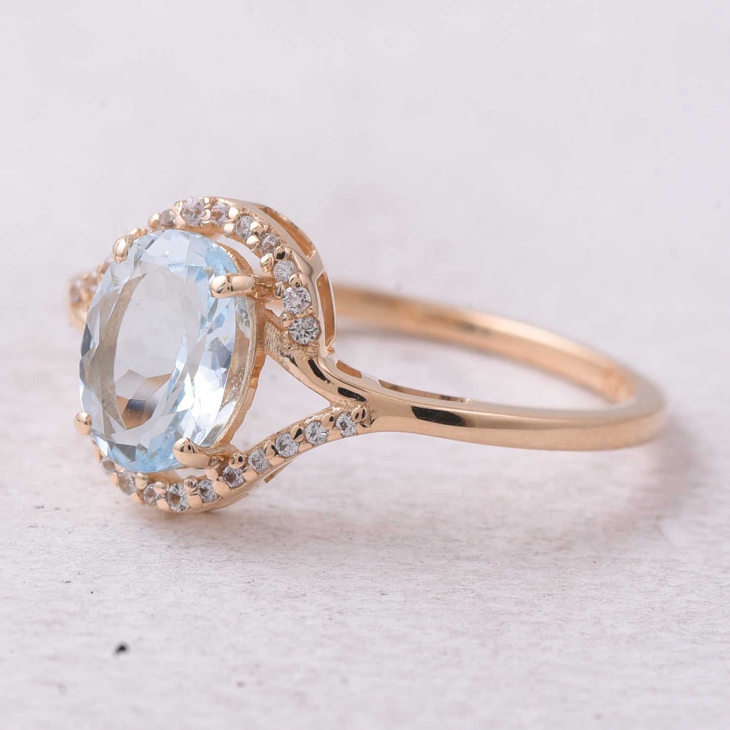 1.25 Ct Oval Natural Aquamarine 14K Gold Ring