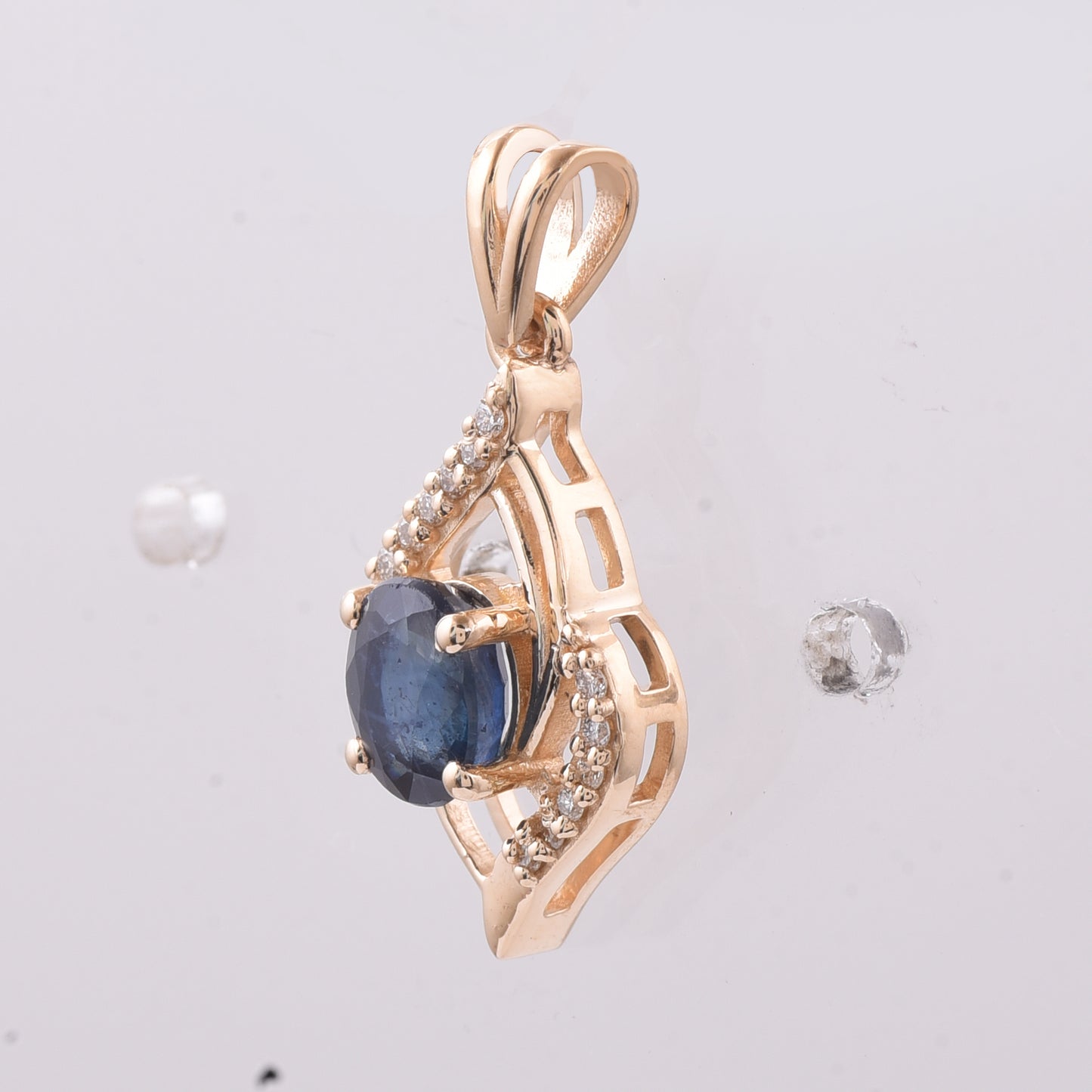 1.21 Ct Oval Natural Sapphire 14K Gold Pendant