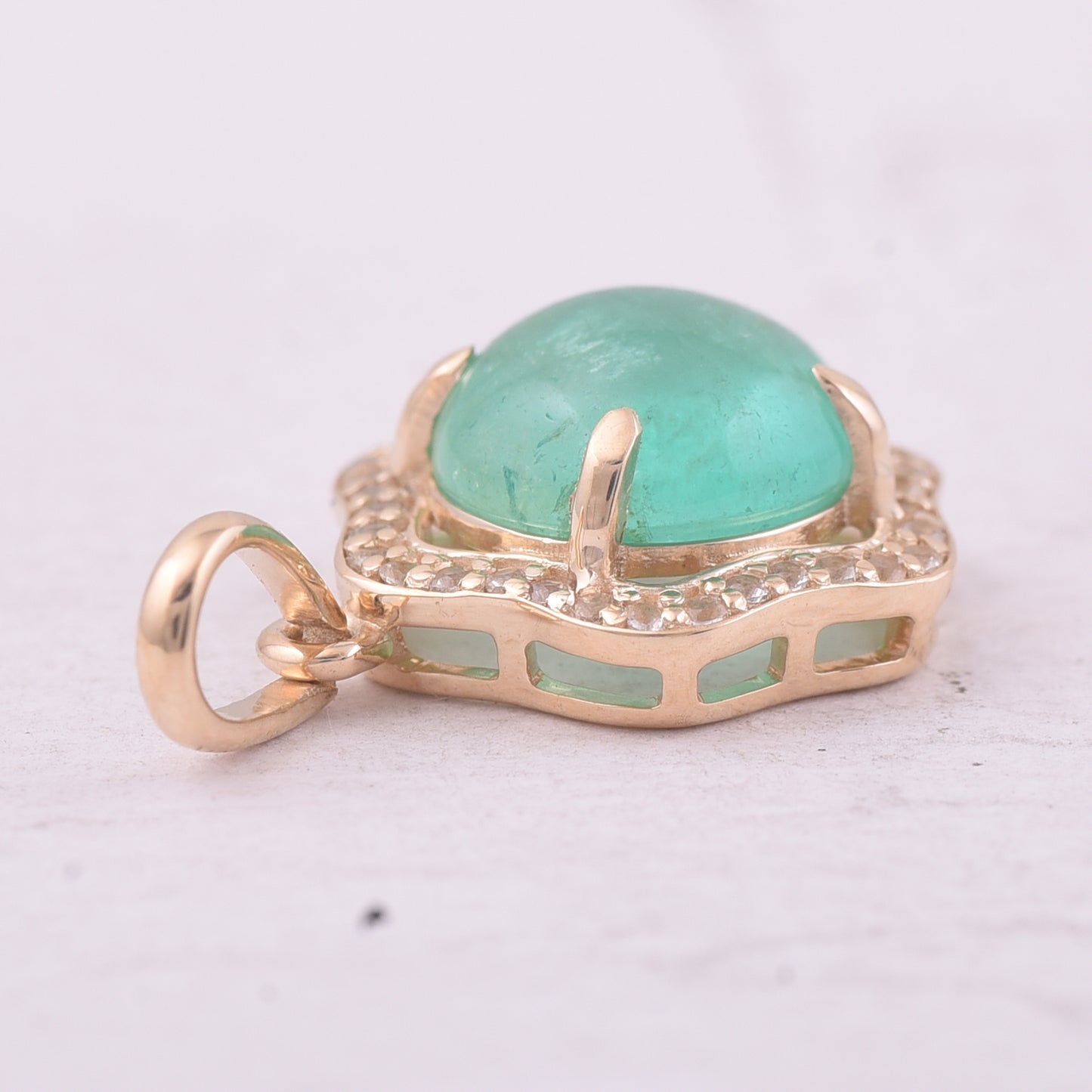 2.00 Ct Round Emerald 9K Gold Pendant