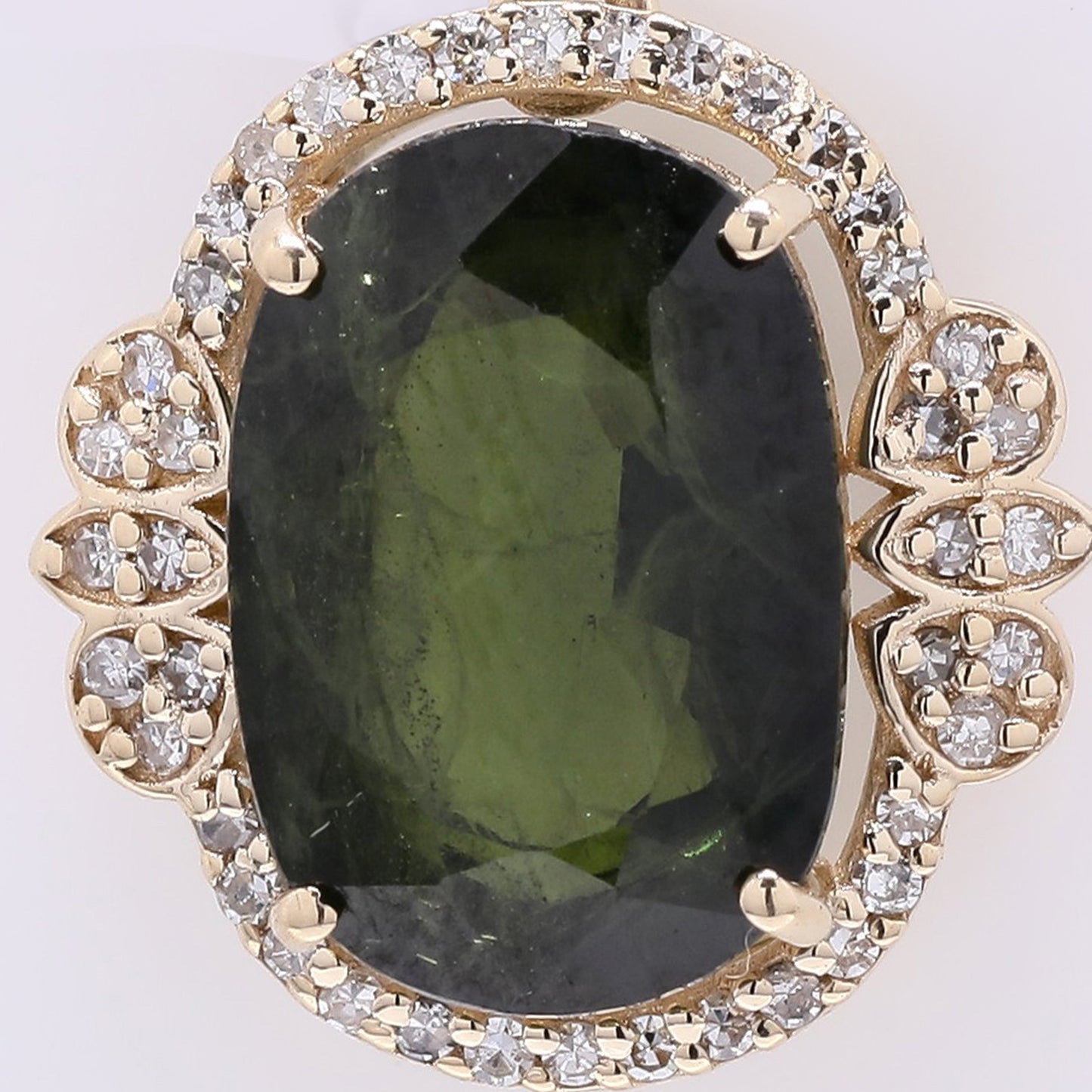 5.71 Ct Oval Mixed Cut Natural Green Sapphire 14K Gold Pendant