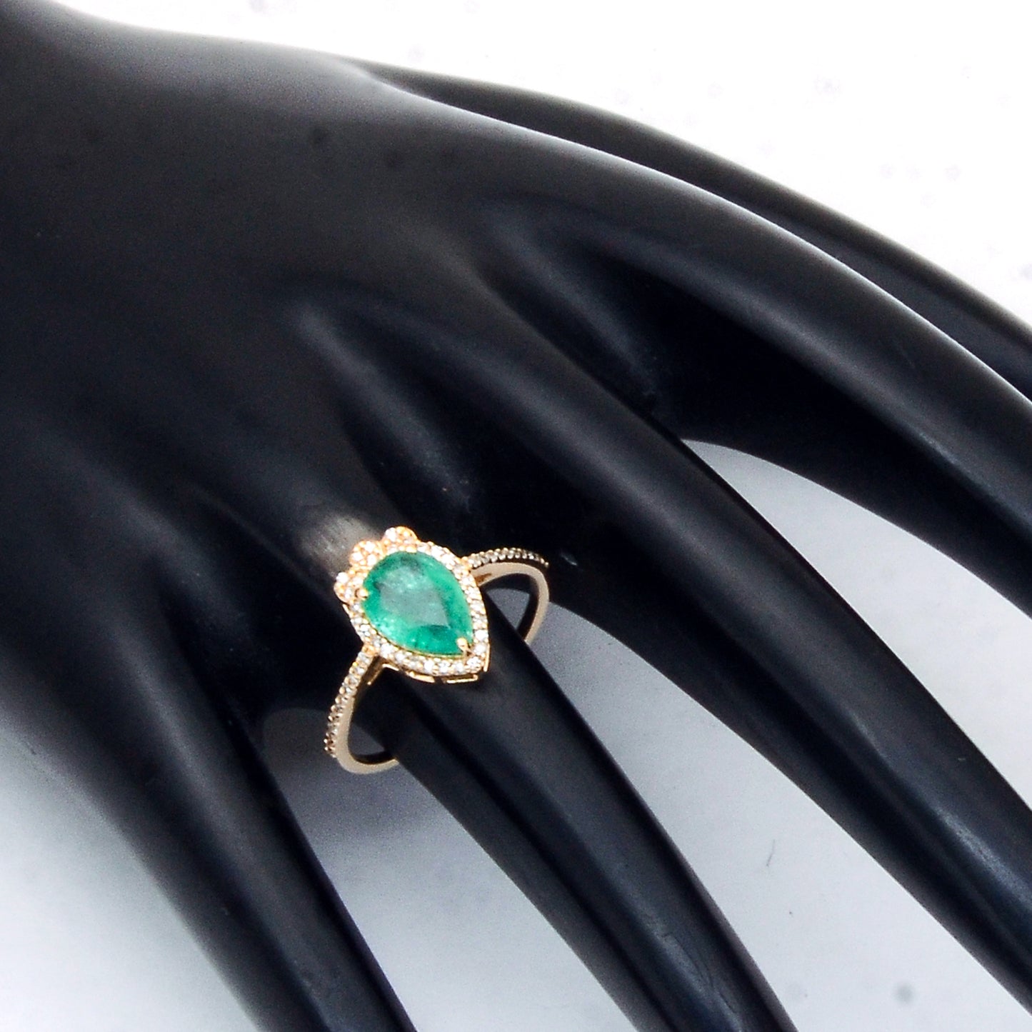 1.48 Ct Pear Mixed Cut Natural Emerald 14K Gold Ring