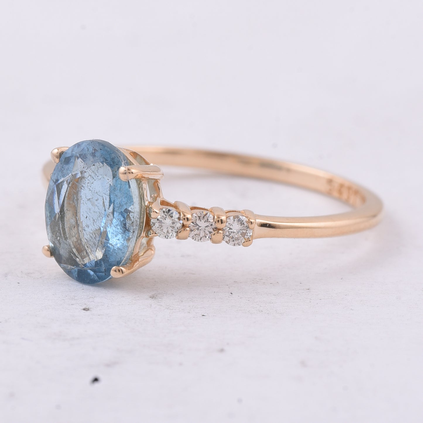 1.23 Ct Oval Natural Aquamarine 14K Gold Ring