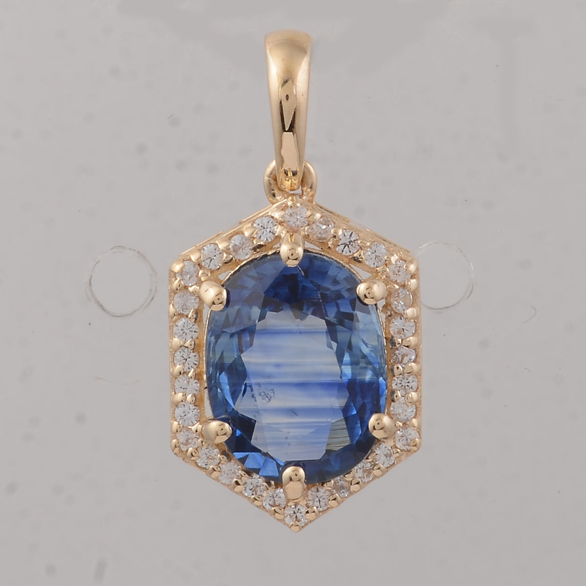 2.10 Ct Oval Sapphire 9K Gold Pendant