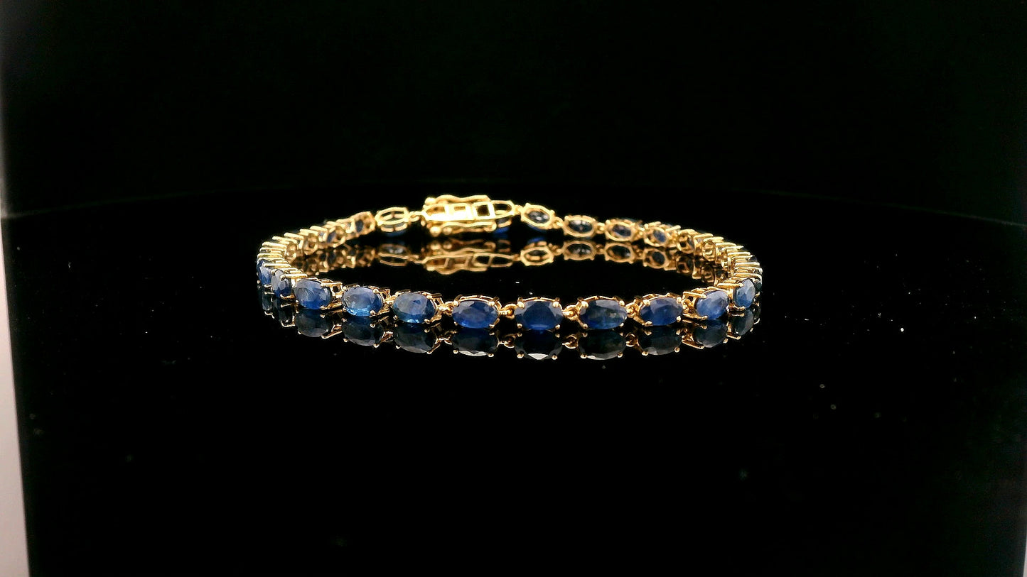 8.92 Ct Oval Sapphire 14K Gold Bracelet