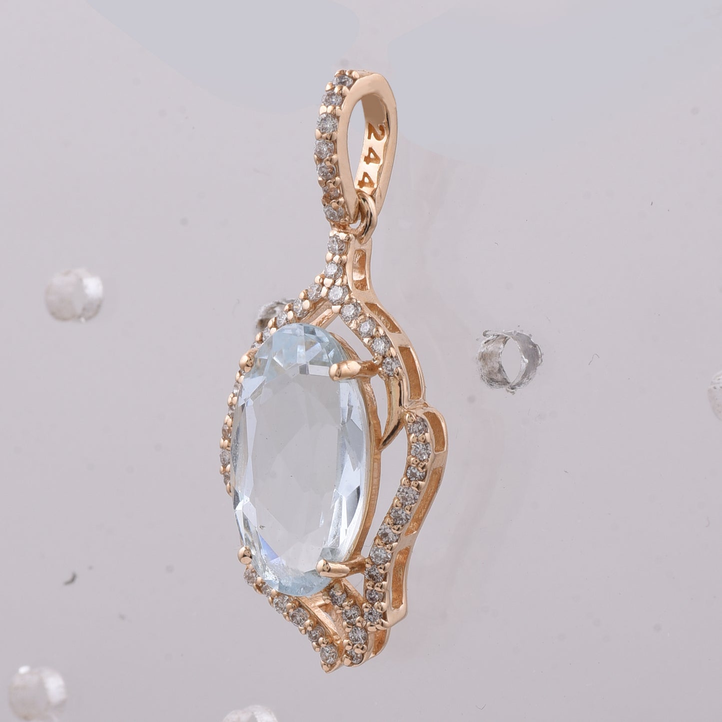 2.50 Ct Oval Natural Aquamarine 14K Gold Pendant