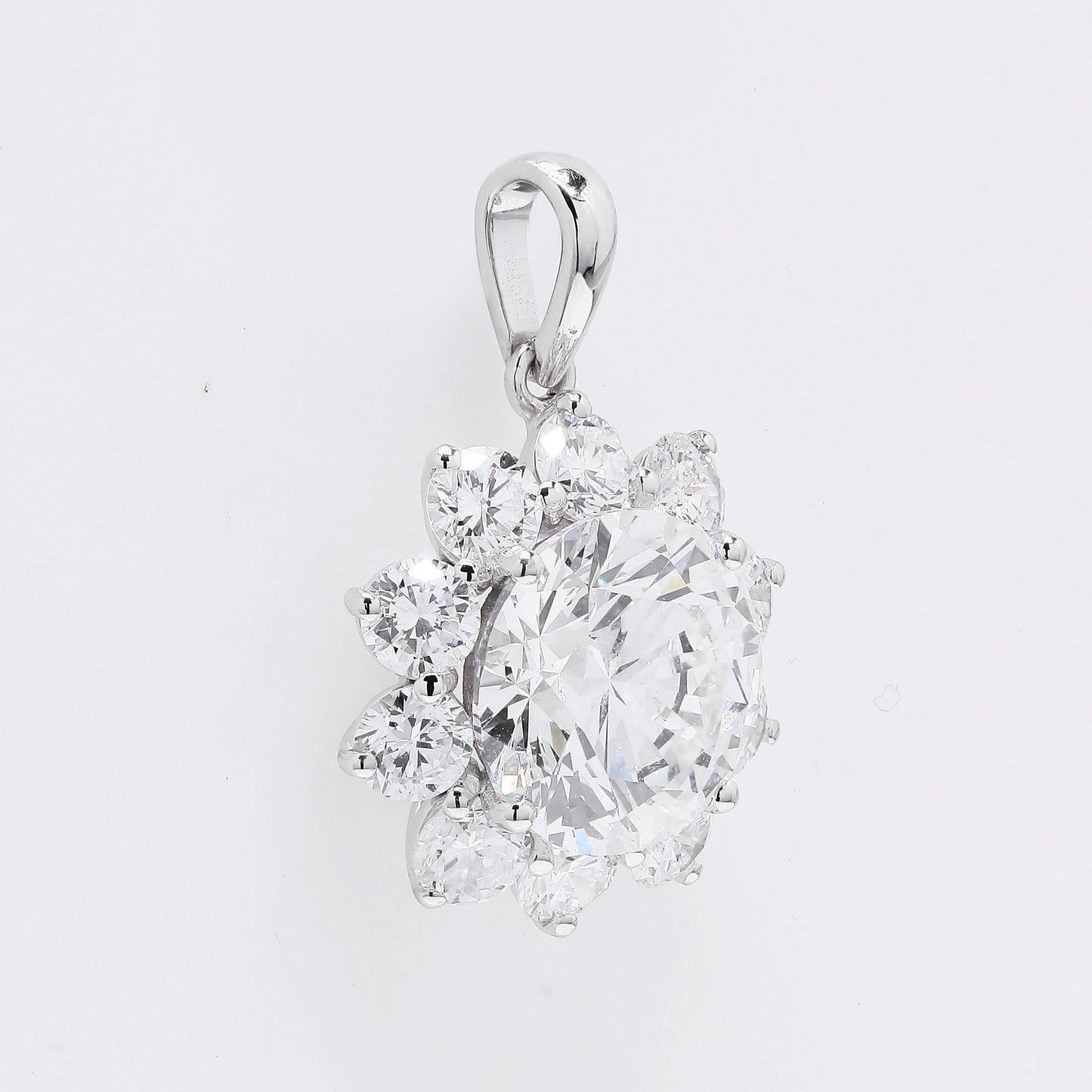 5.47 Ct Round Brilliant Lab Grown Diamond 14K Gold Pendant