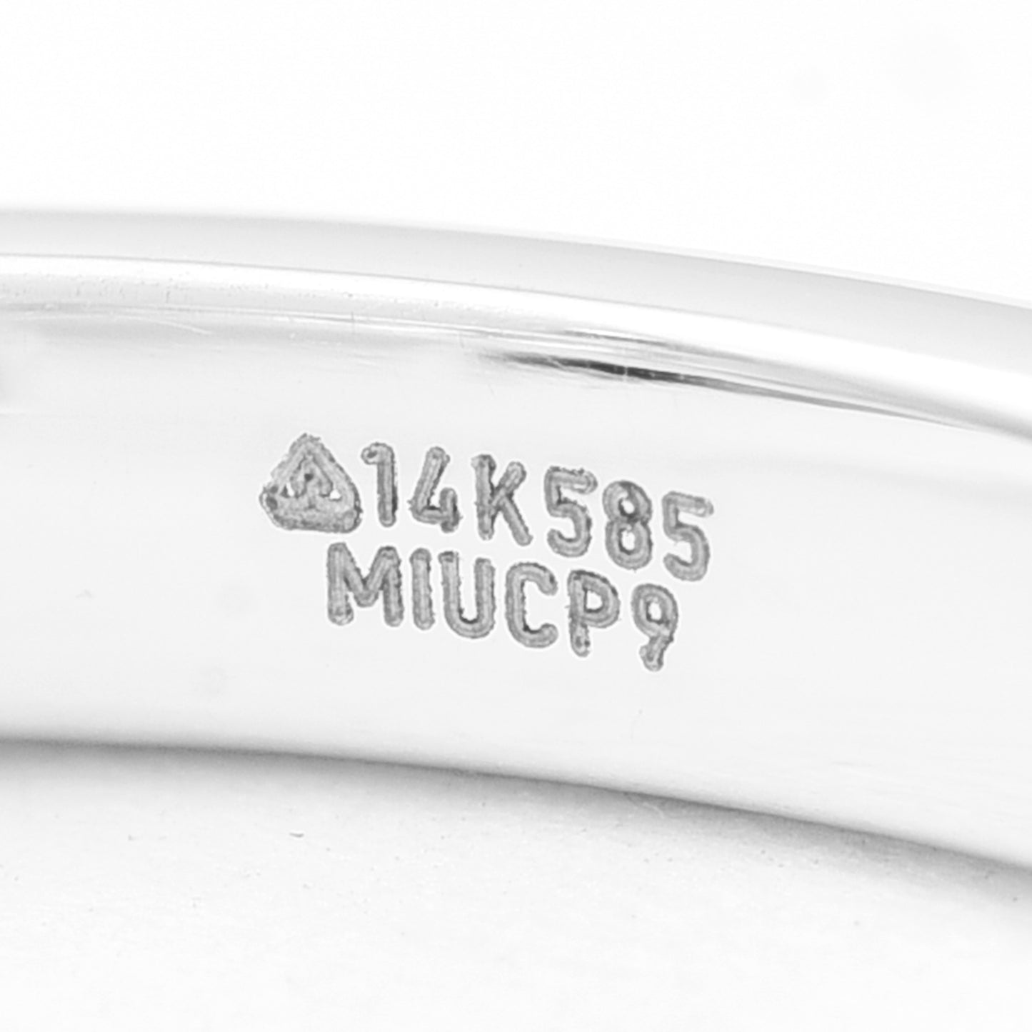 2.31 Carats Lab Grown Diamond 14K Gold Ring