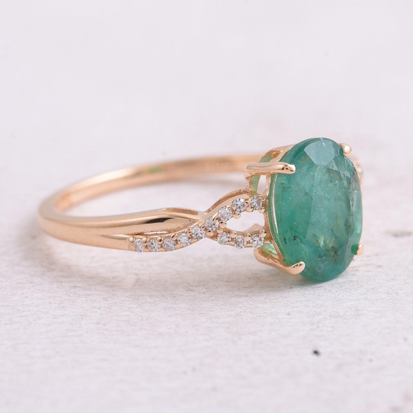 1.65 Ct Oval Natural Emerald 14K Gold Ring