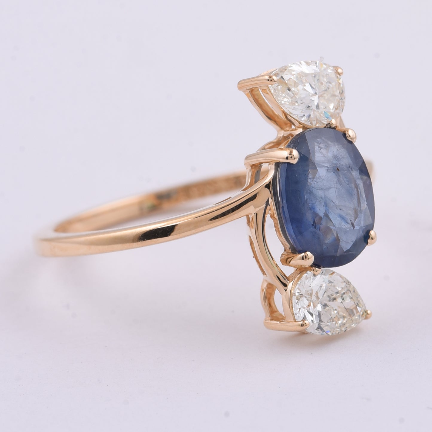 2.23 Ct Oval Natural Sapphire 14K Gold Ring