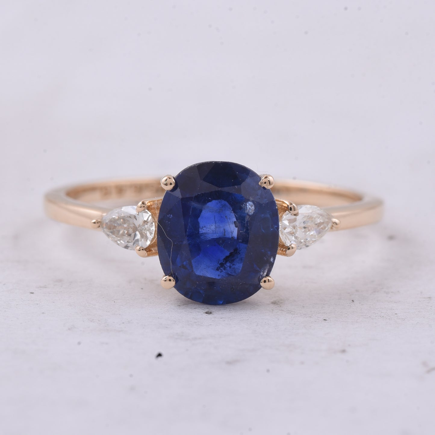 1.91 Ct Oval Natural Sapphire 14K Gold Ring