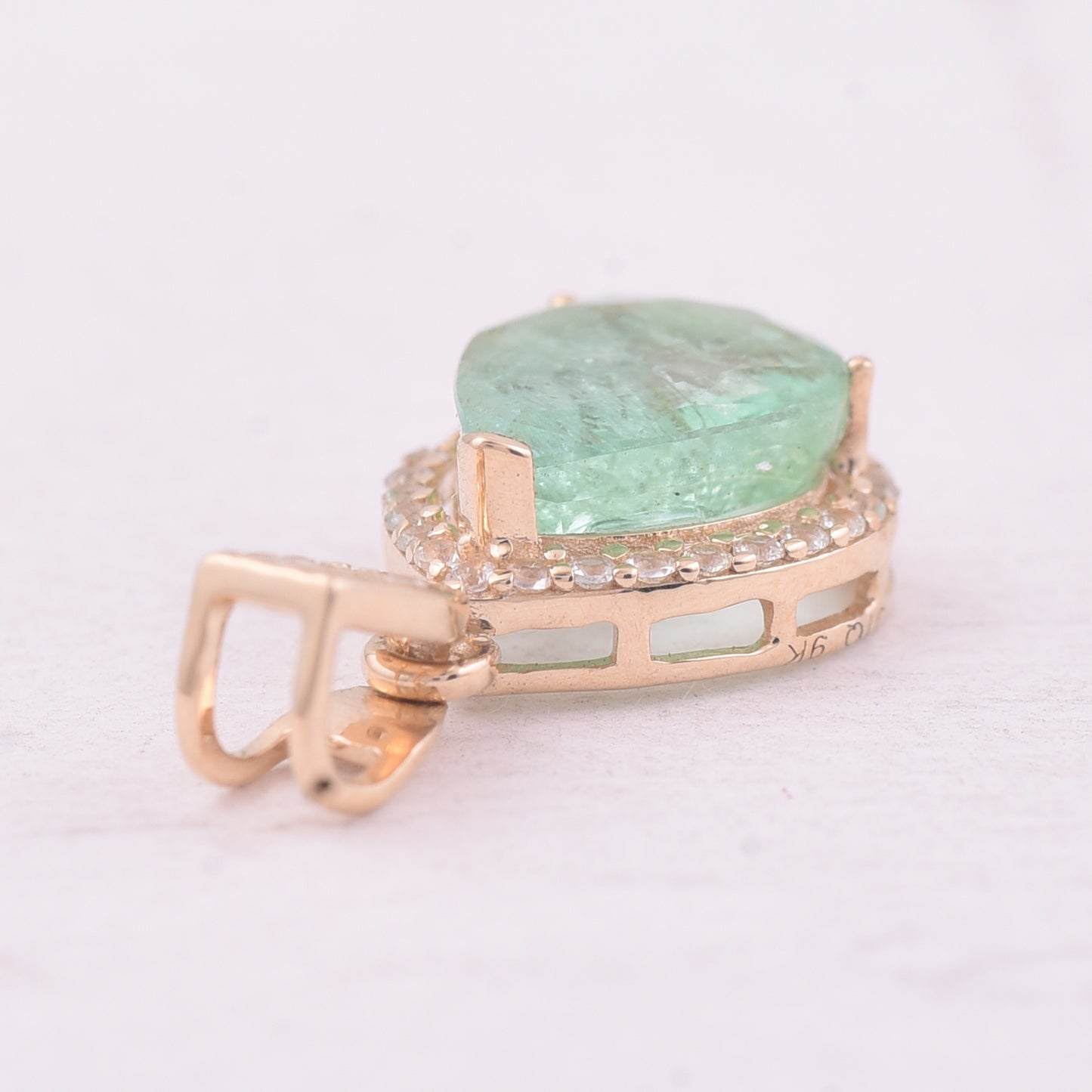 1.58 Ct Pear Emerald 9K Gold Pendant