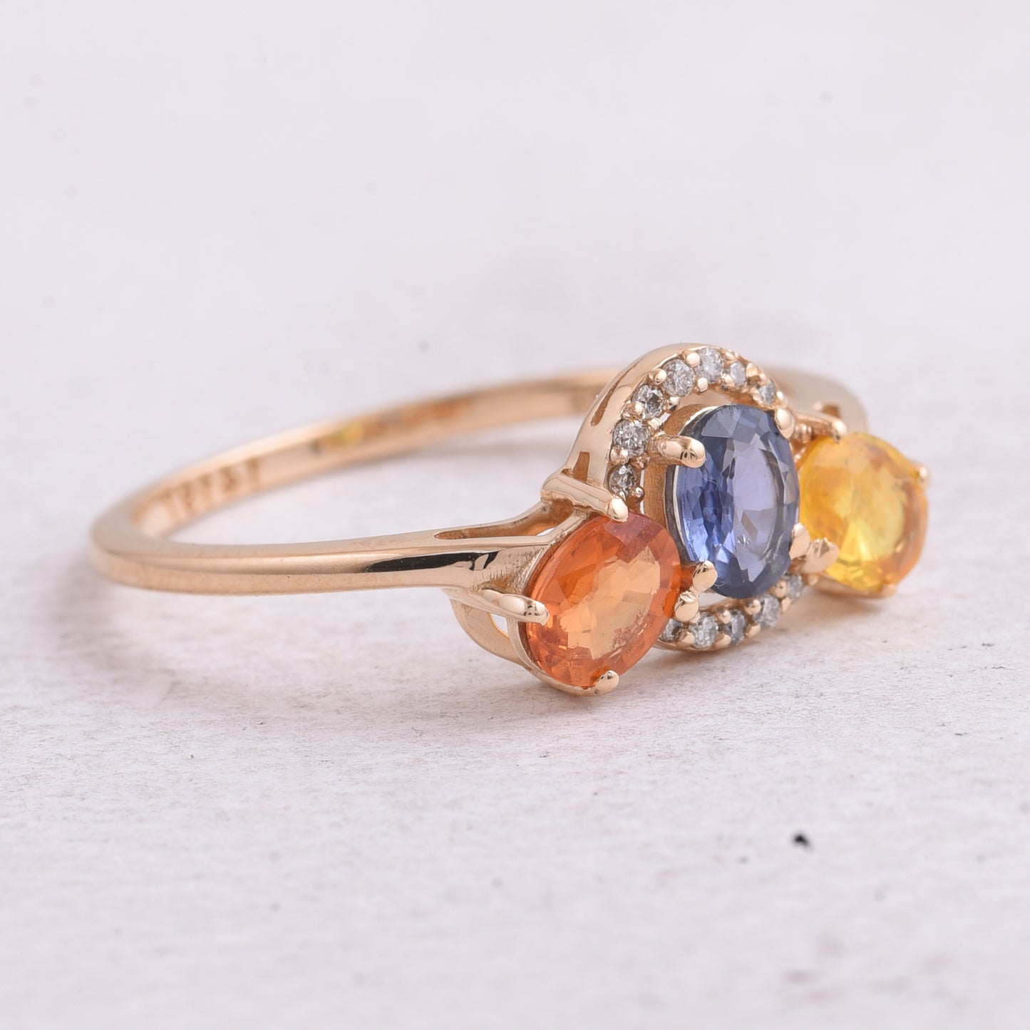1.05 Ct Oval Mixed Cut Natural Multi-Coloured Sapphire 14K Gold Ring