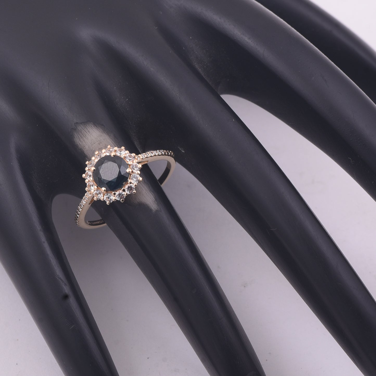 1.37 Ct Round Mixed Cut Natural Sapphire 14K Gold Ring