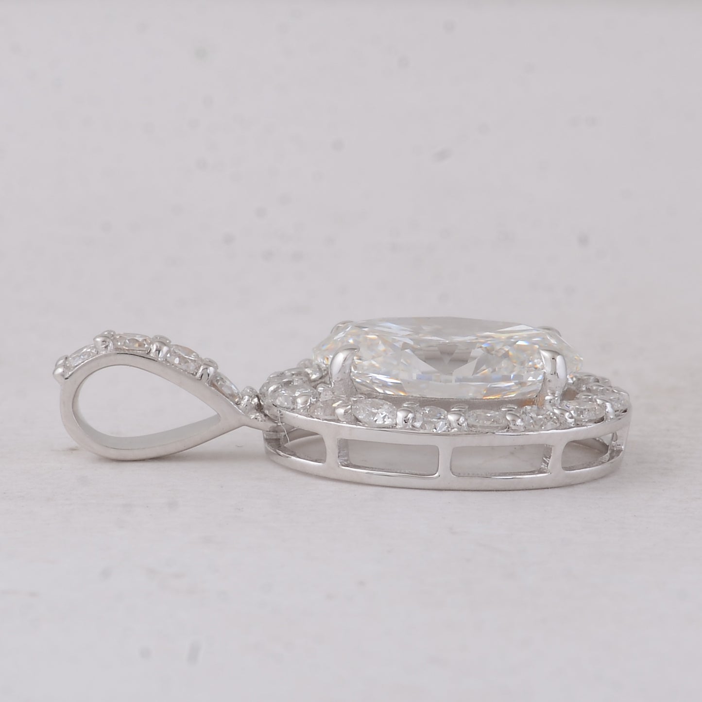 2.48 Carats Lab Grown Diamond 14K Gold Pendant