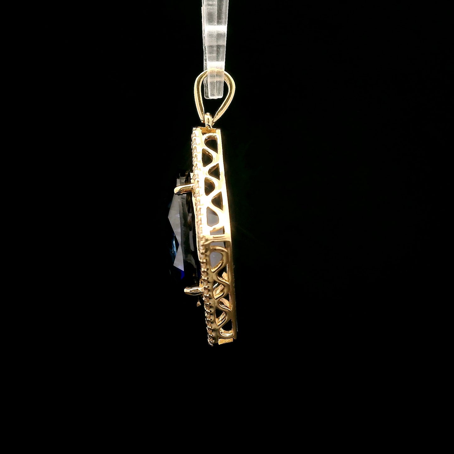 8.65 Ct Oval Mixed Cut Lab Grown Sapphire 14K Gold Pendant