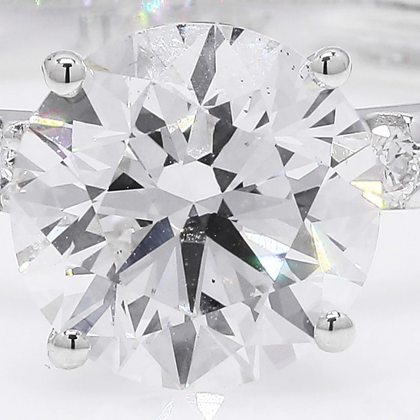 2.24 Ct Round Brilliant Lab Grown Diamond 14K Gold Ring