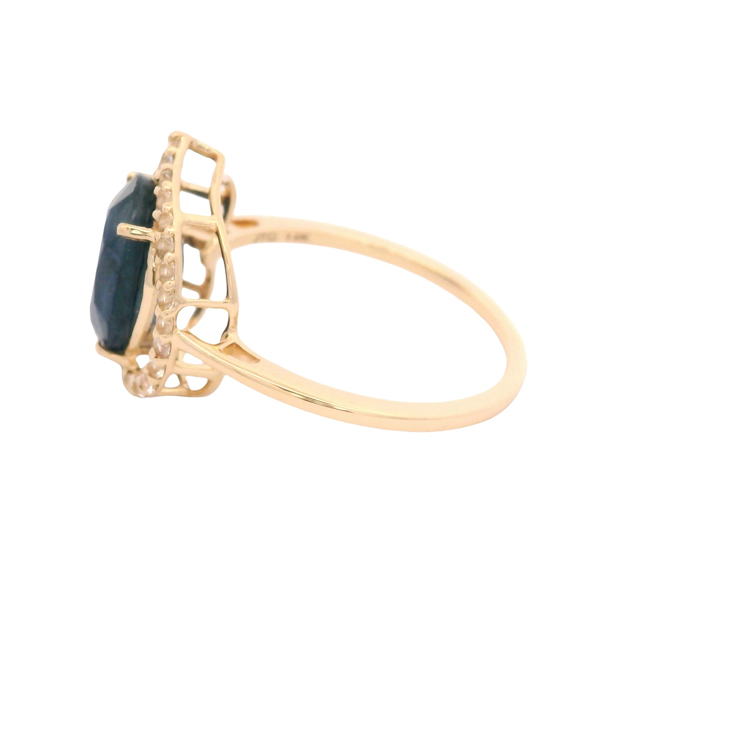 3.80 Ct Oval Sapphire 14K Gold Ring