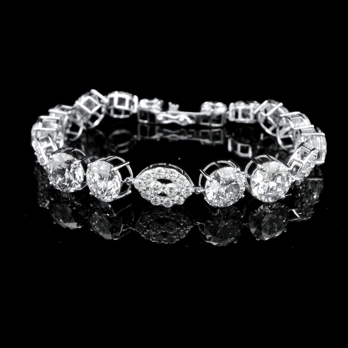 27.08 Ct Round Lab Grown Diamond 14K Gold Bracelet