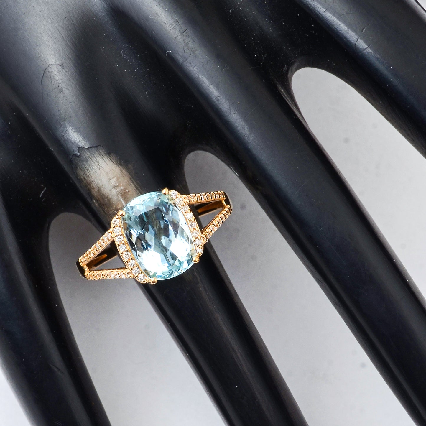 2.68 Ct Cushion Mixed Cut Natural Aquamarine 14K Gold Ring