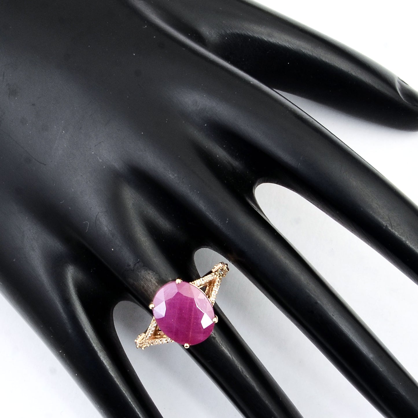 5.28 Ct Oval Mixed Cut Natural Corundum Ruby 14K Gold Ring