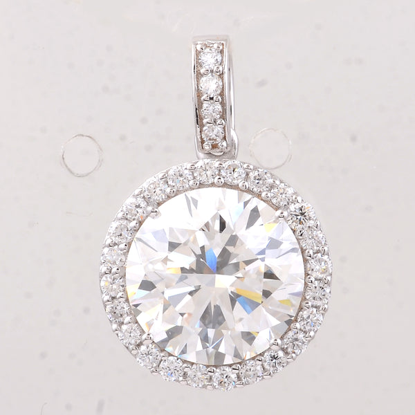 5.20 Carats Lab Grown Diamond 14K Gold Pendant