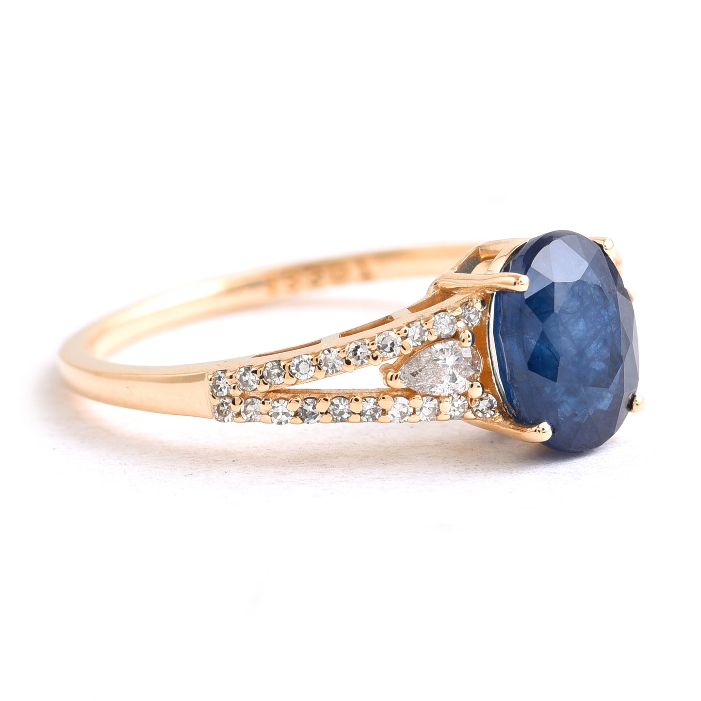 2.13 Ct Oval Sapphire 14K Gold Ring