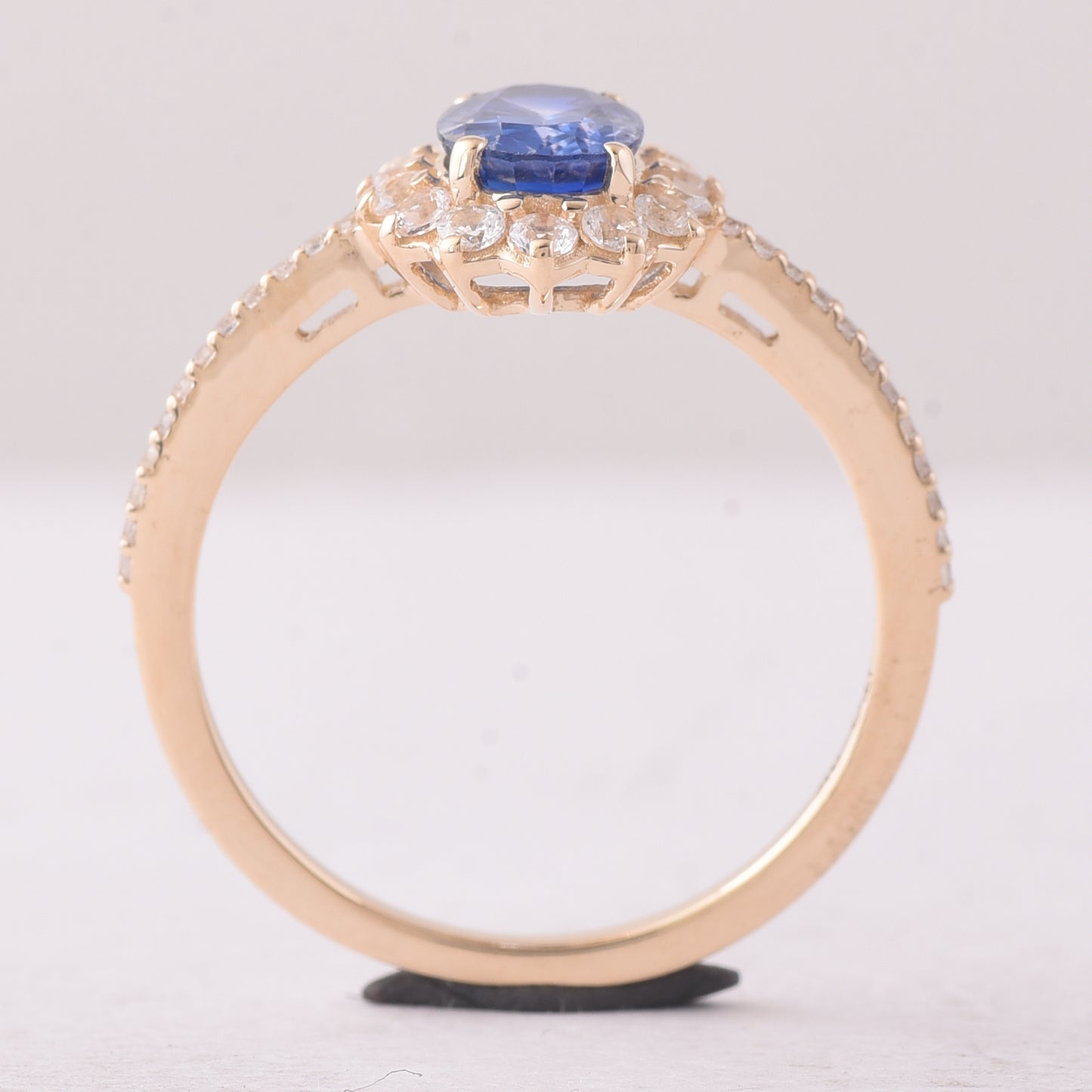 1.80 Ct Oval Sapphire 9K Gold Ring