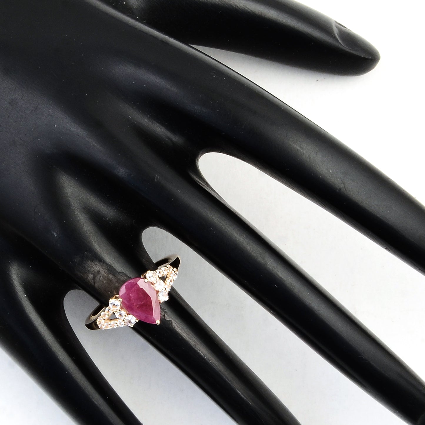 1.65 Ct Pear Ruby 14K Gold Ring