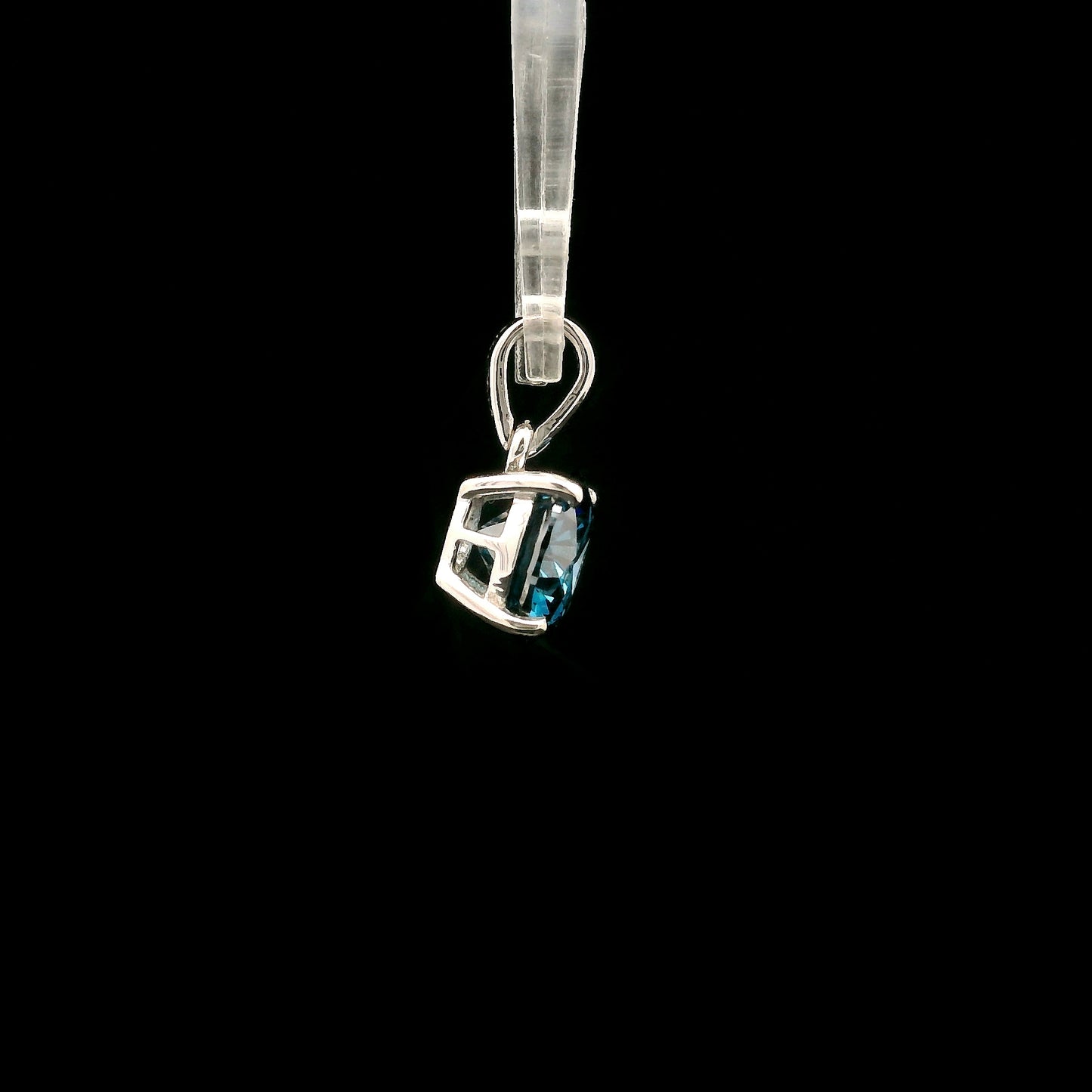 1.72 Carats Blue Lab Grown Diamond 14K Gold Pendant