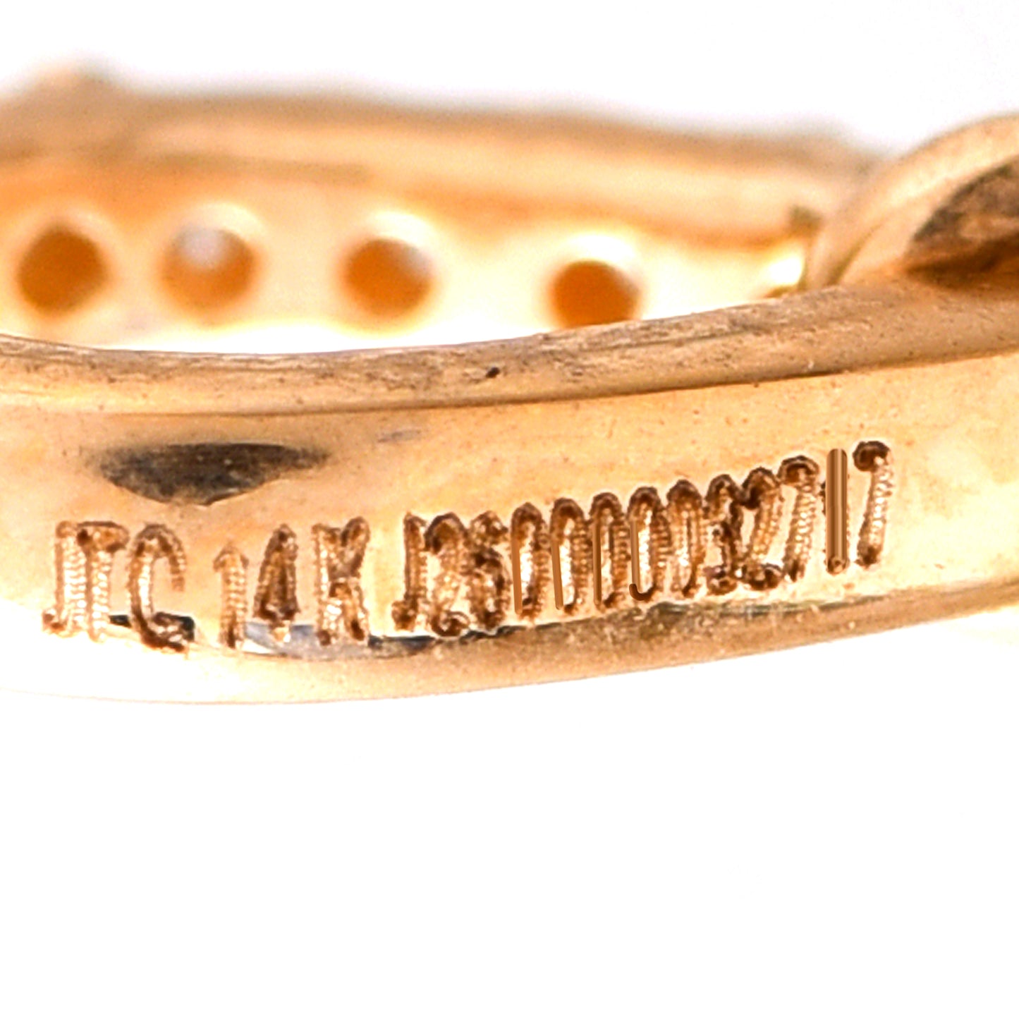 2.08 Ct Oval Mixed Cut Natural Ruby 14K Gold Pendant