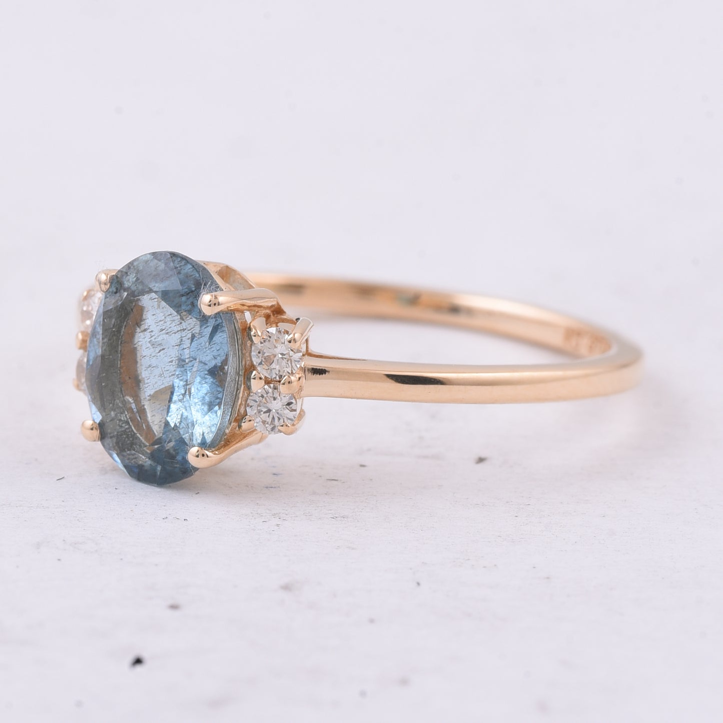 1.10 Ct Oval Natural Aquamarine 14K Gold Ring
