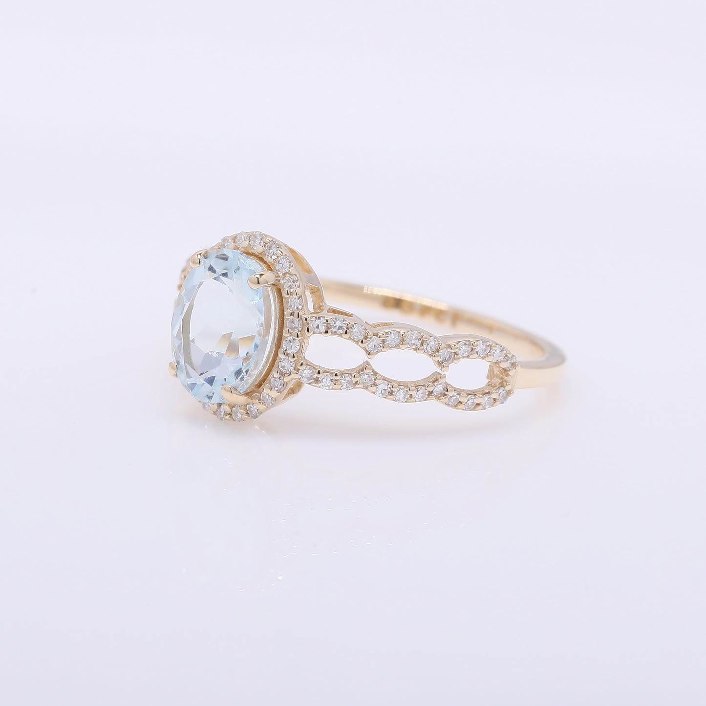 1.43 Ct Oval Mixed Cut Natural Aquamarine 14K Gold Ring