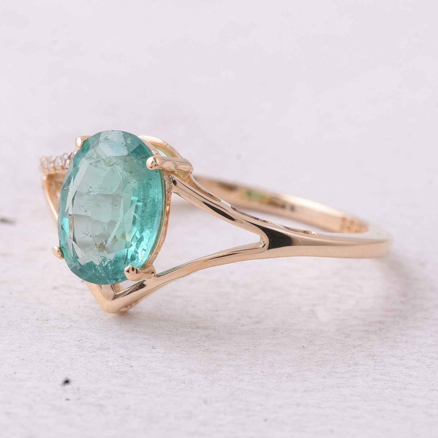 1.65 Ct Oval Mixed Cut Natural Emerald 14K Gold Ring