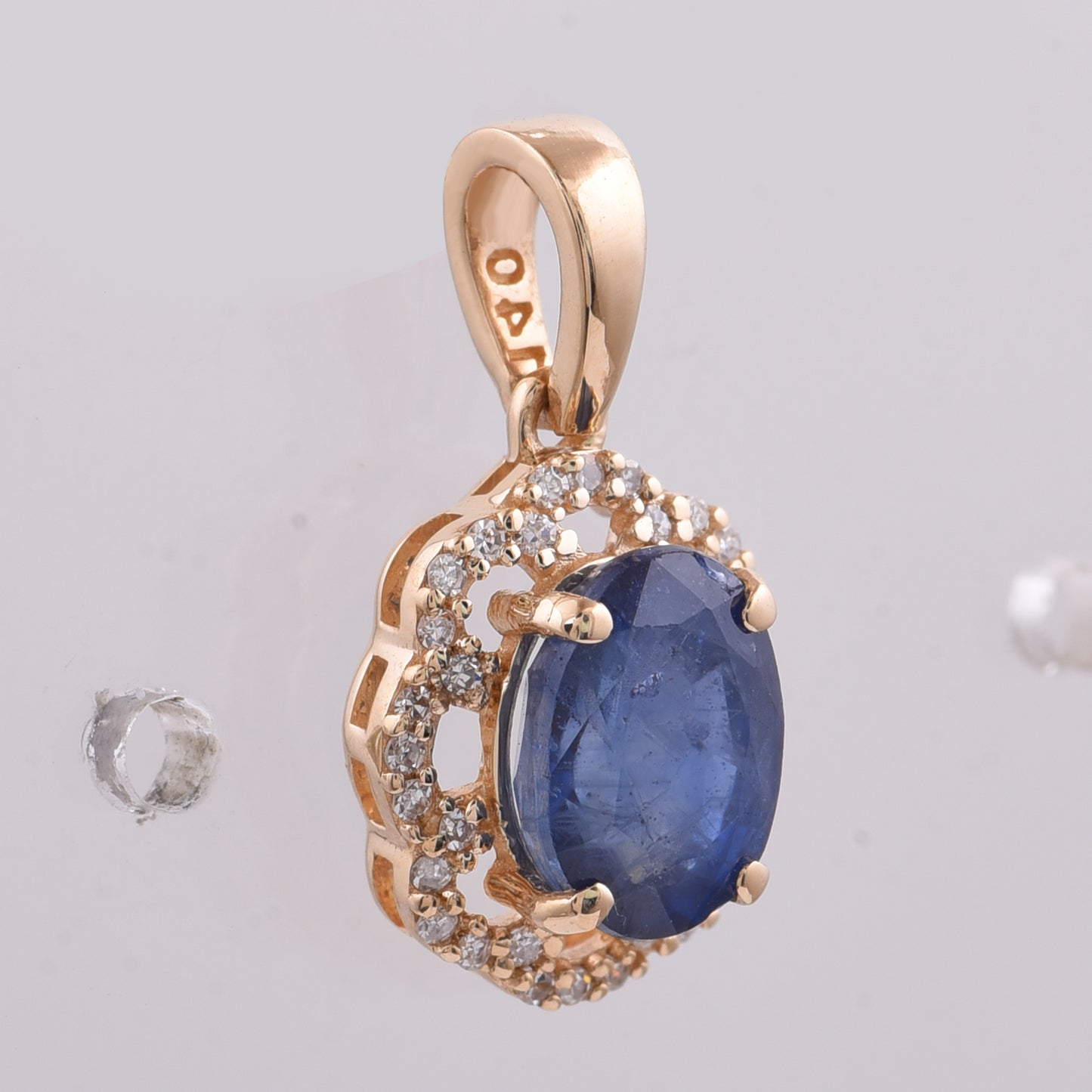 2.26 Ct Oval Natural Sapphire 14K Gold Pendant