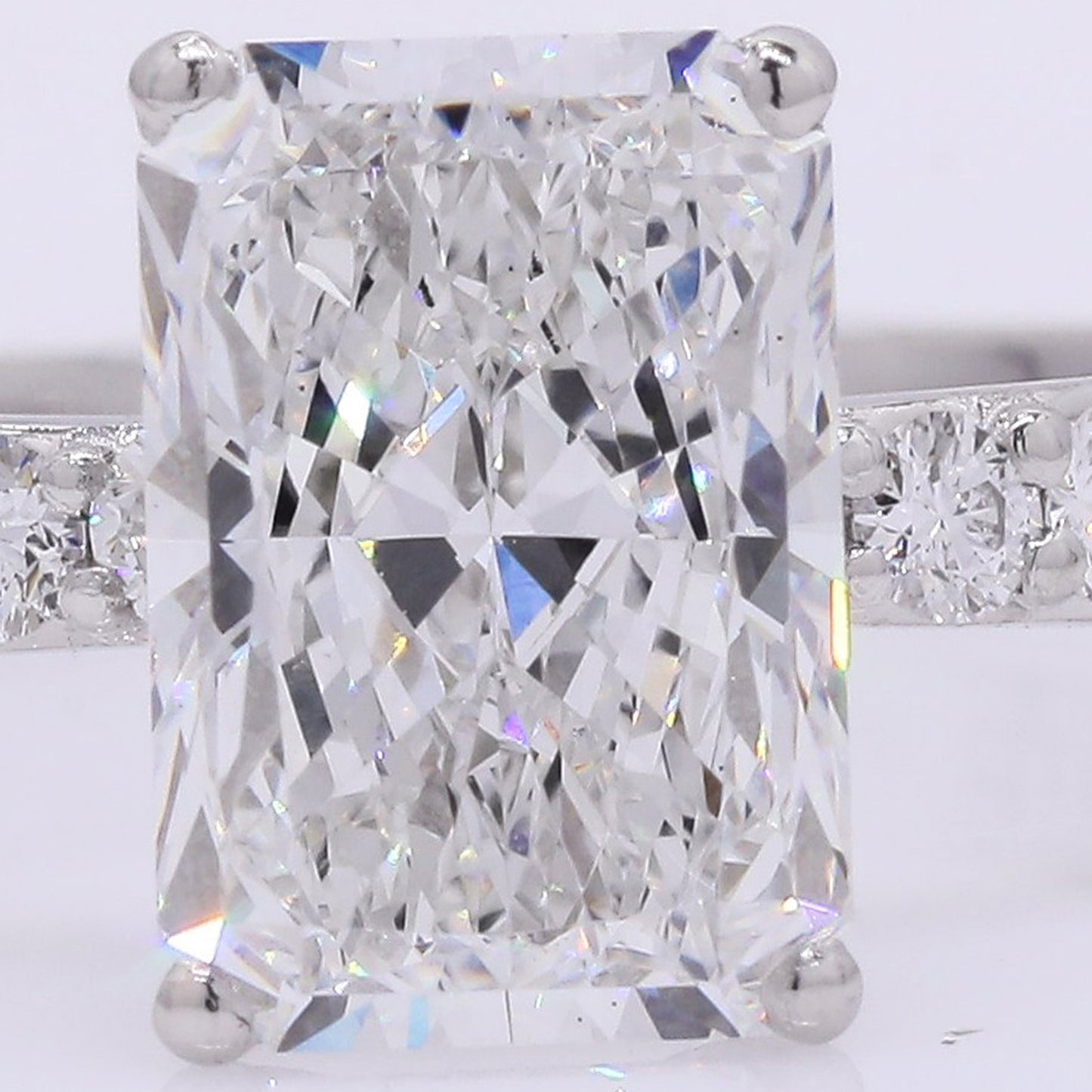 2.37 Carats Lab Grown Diamond 950 Platinum Ring