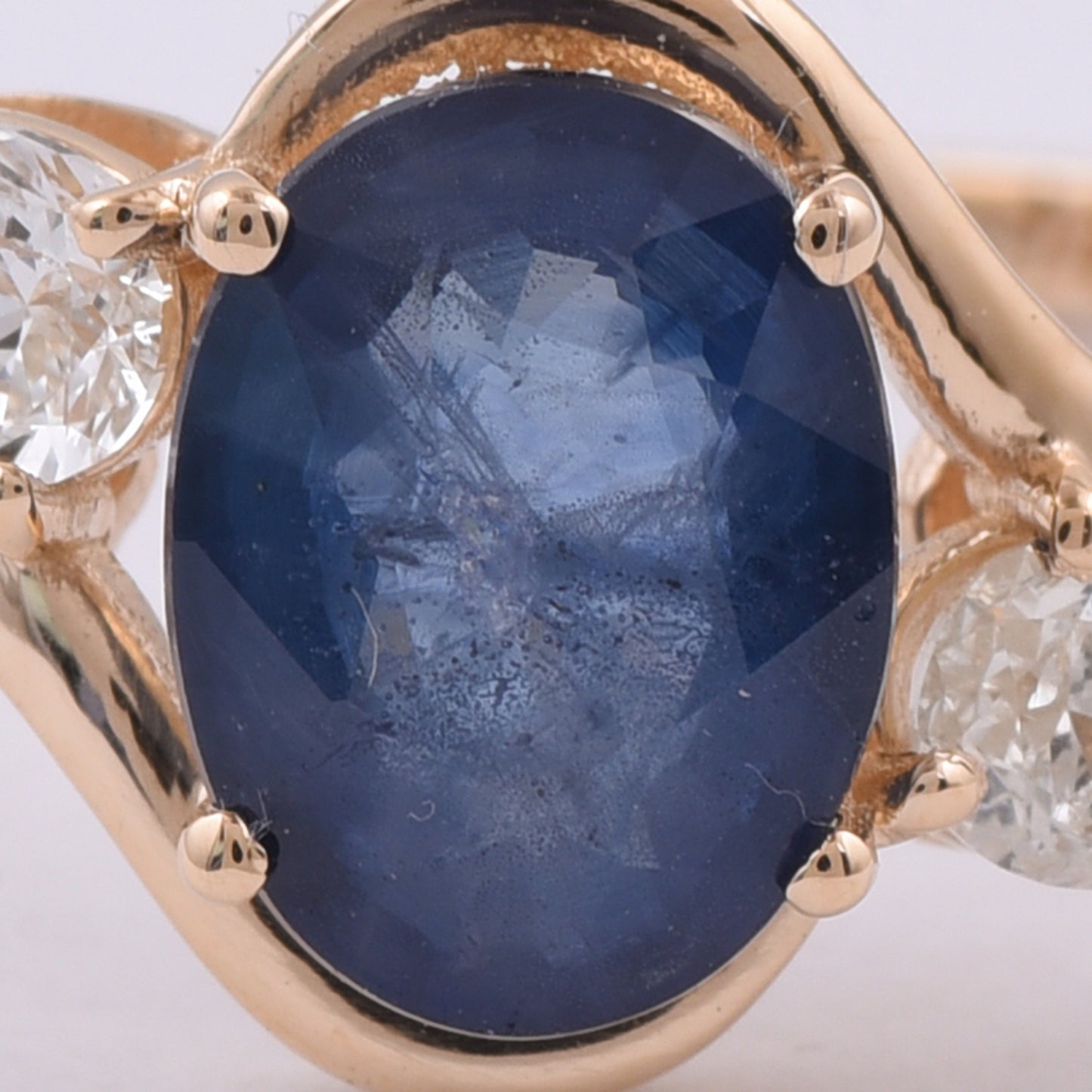 1.68 Ct Oval Natural Sapphire 14K Gold Ring