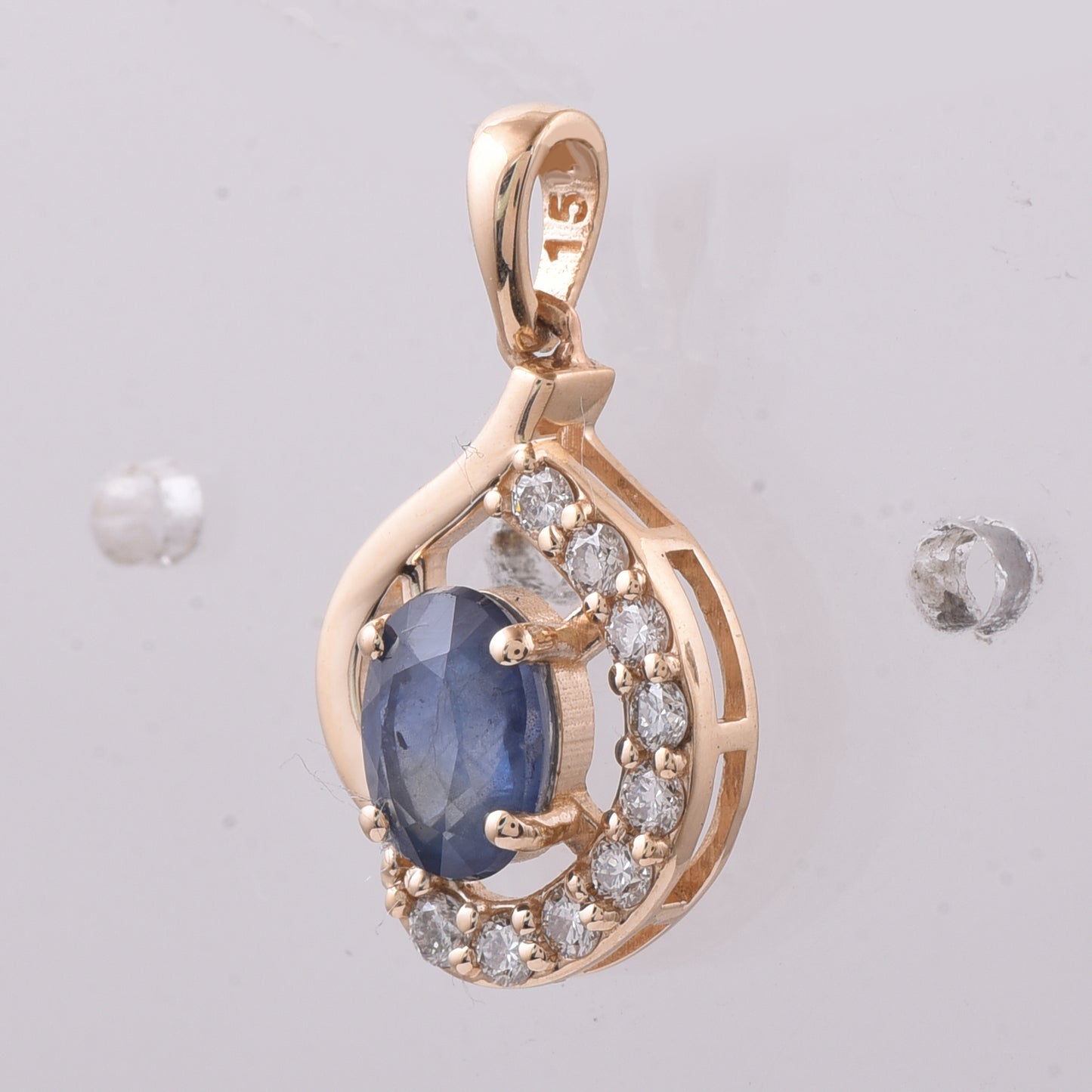 1.20 Ct Oval Natural Sapphire 14K Gold Pendant