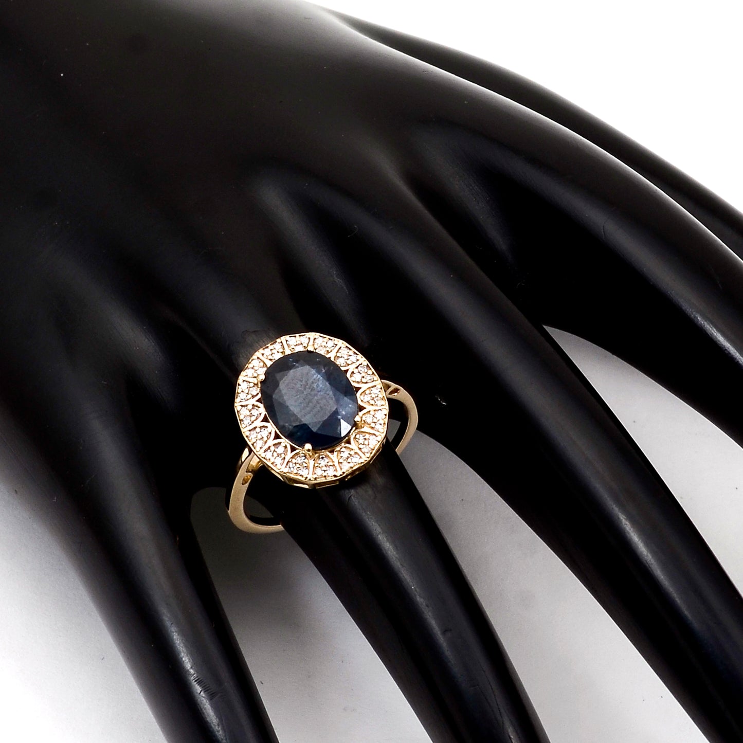 3.02 Ct Oval Natural Sapphire 14K Gold Ring