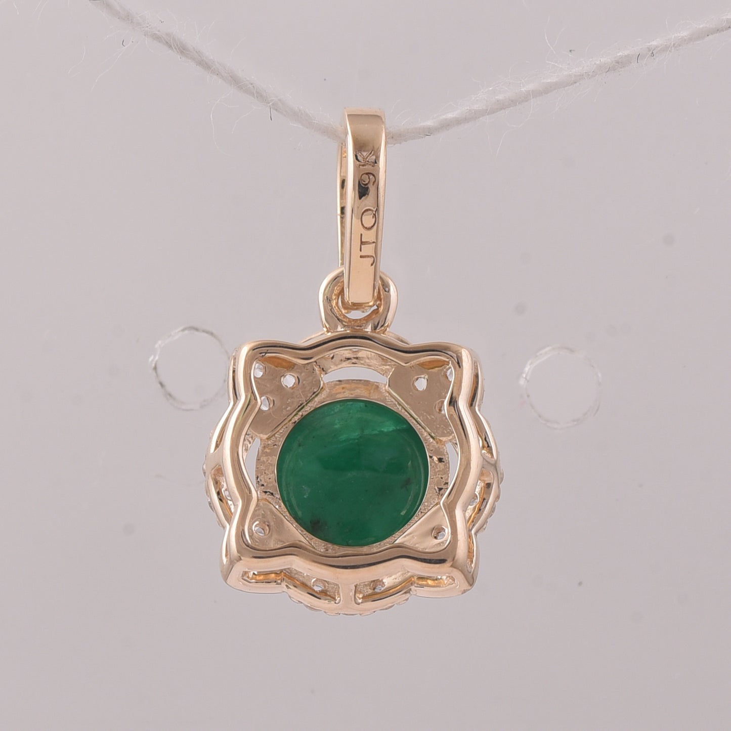 1.07 Ct Round Emerald 9K Gold Pendant
