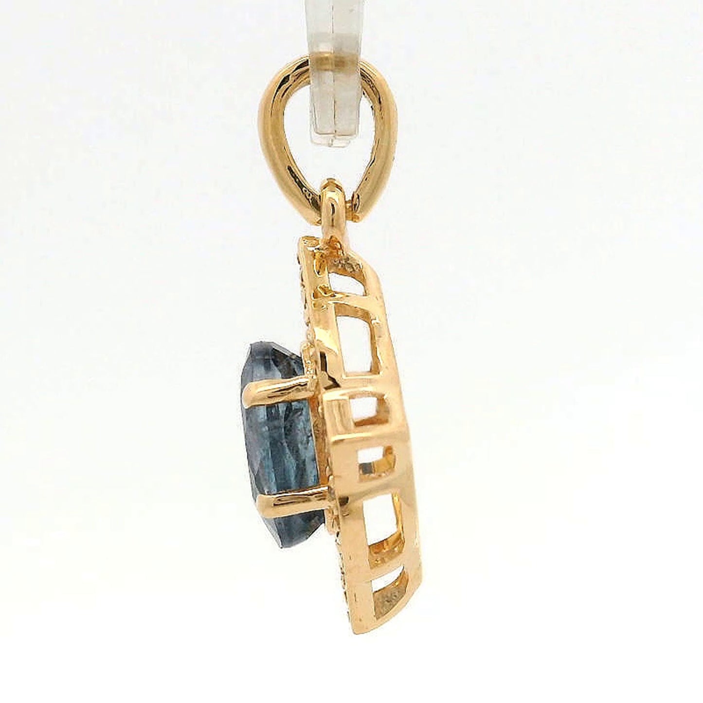 1.35 Ct Oval Sapphire 14K Gold Pendant