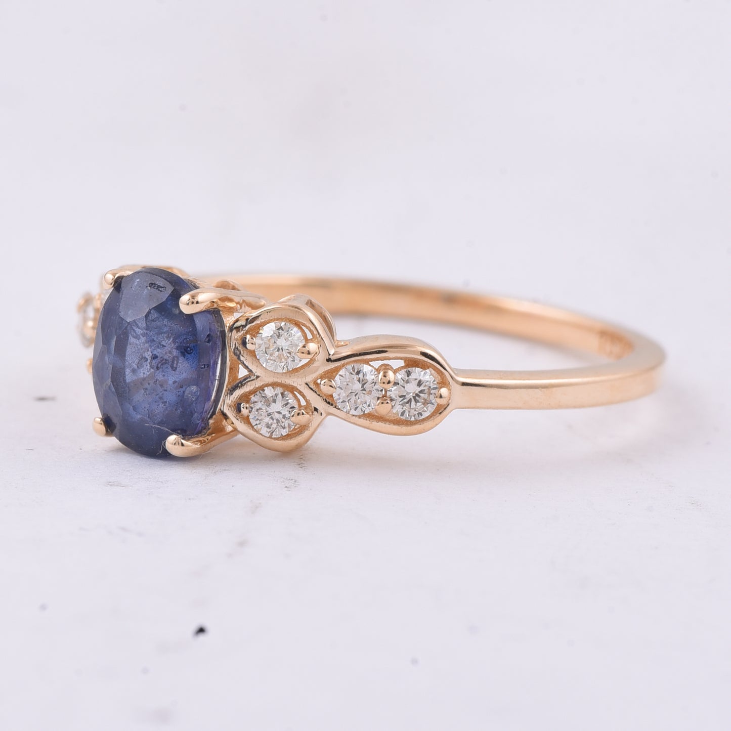 1.38 Ct Oval Natural Sapphire 14K Gold Ring