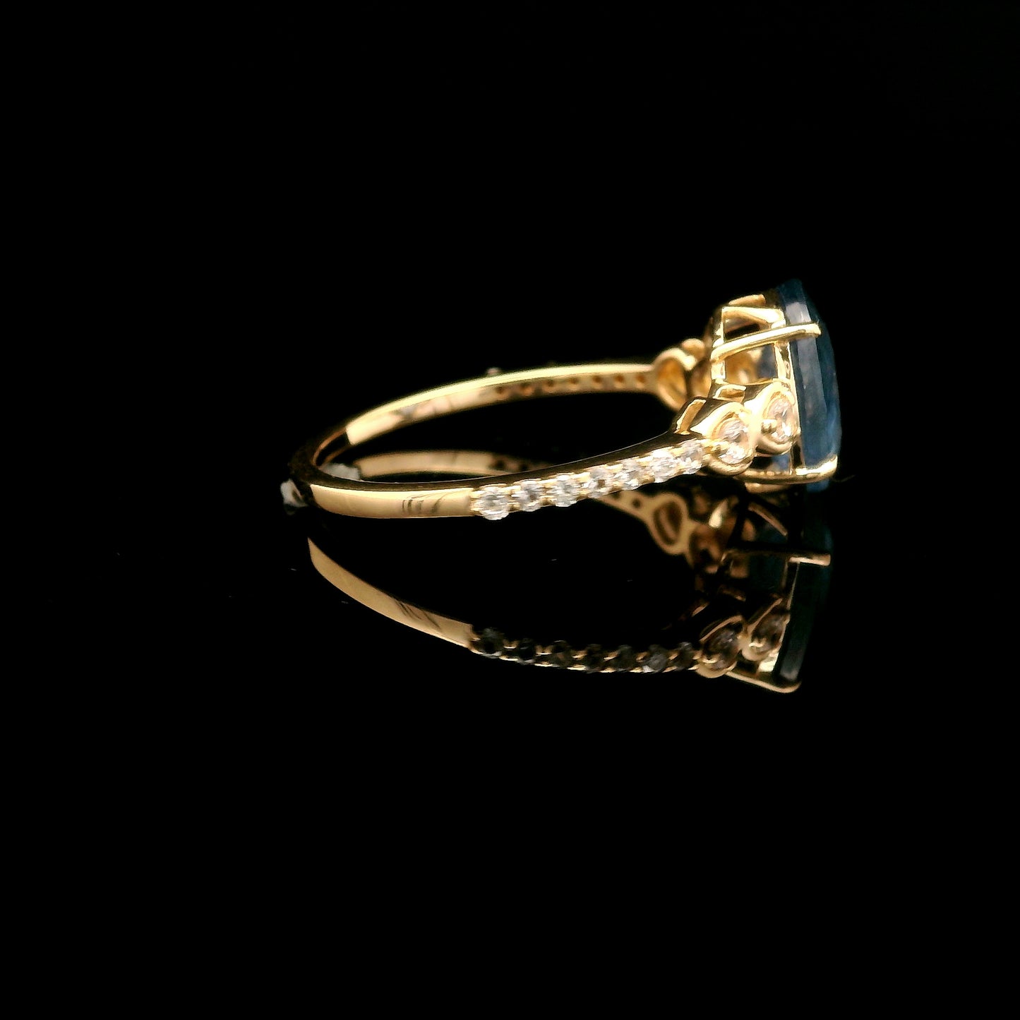 2.38 Ct Oval Mixed Cut Natural Corundum Sapphire 14K Gold Ring