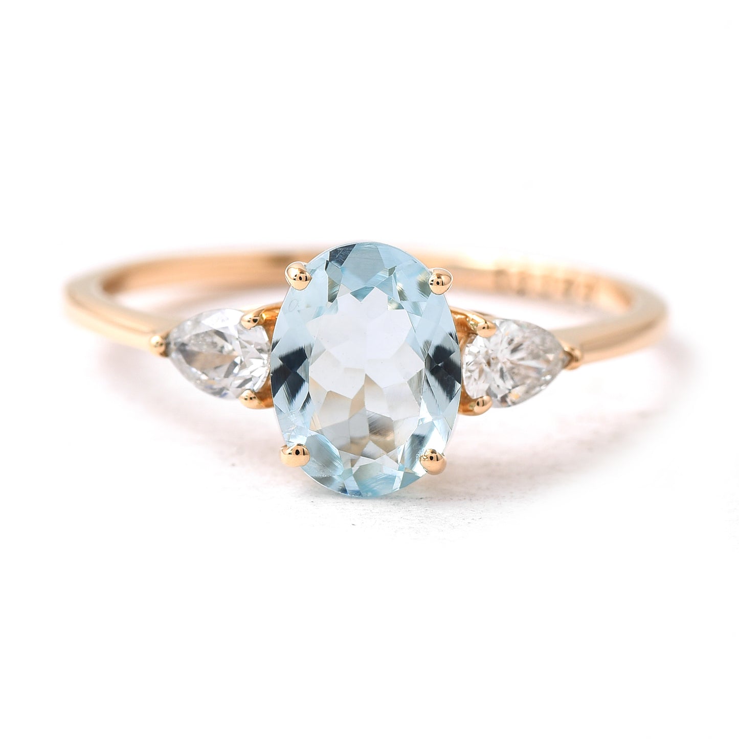 1.18 Ct Oval Aquamarine 14K Gold Ring